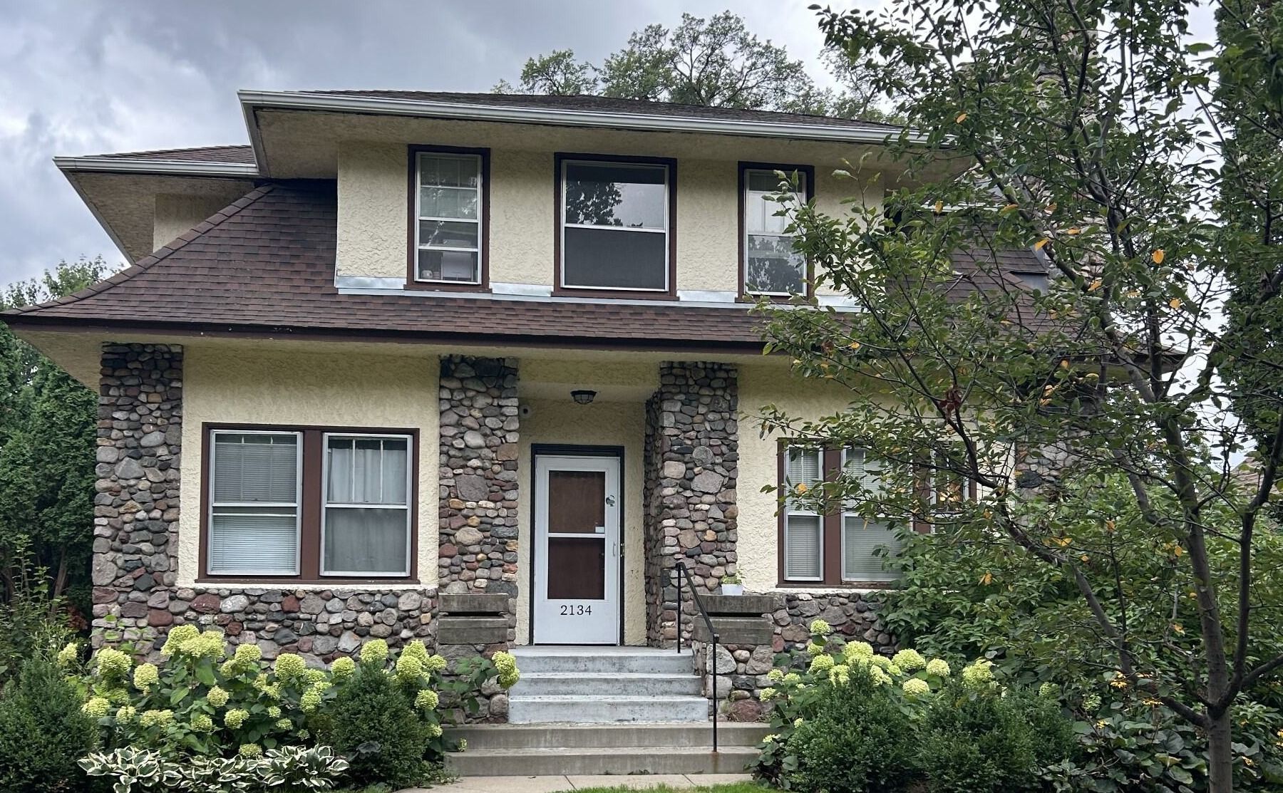 house located on Summit Ave 