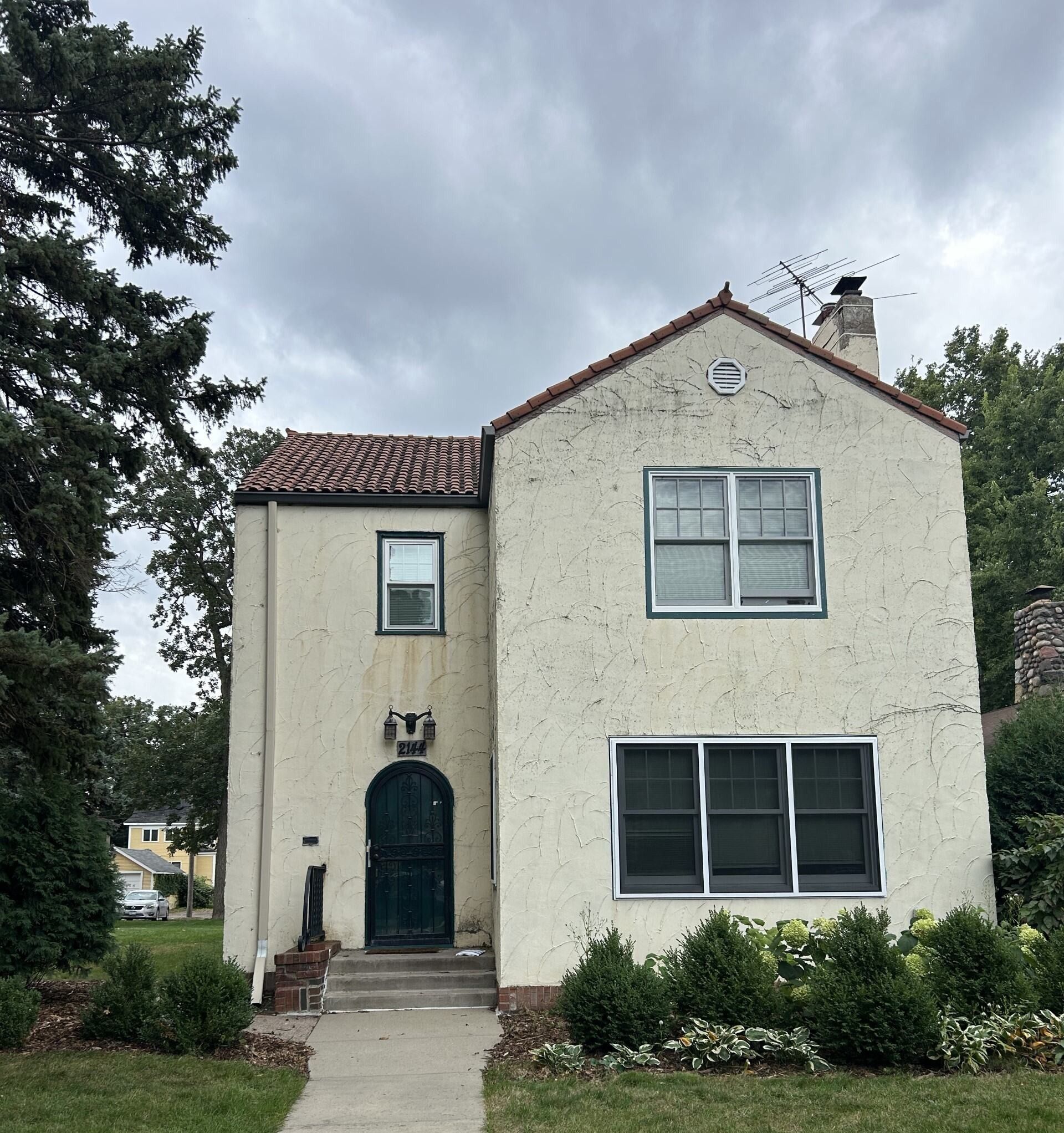 exterior of 2144 summit ave