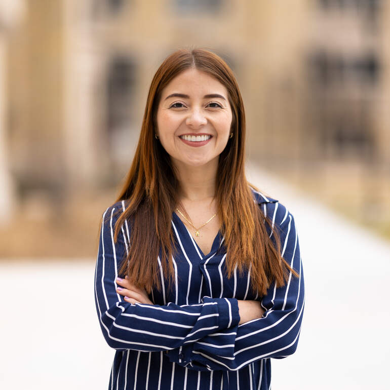 Alumni Laura Hernandez Cancelado smiles