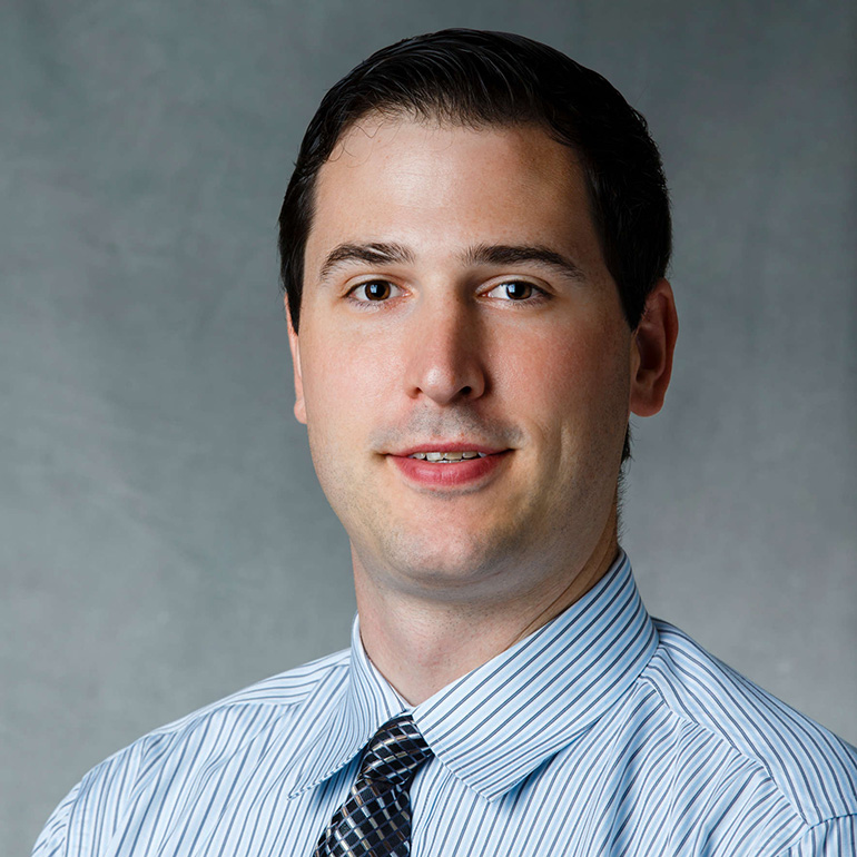 Travis Welt headshot.