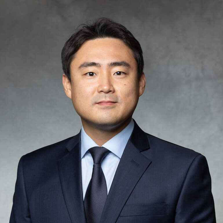 Dr. JiYong Lee headshot